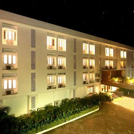 The Cindrella Hotel Siliguri Exterior photo
