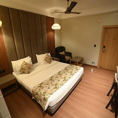 The Cindrella Hotel Siliguri Exterior photo