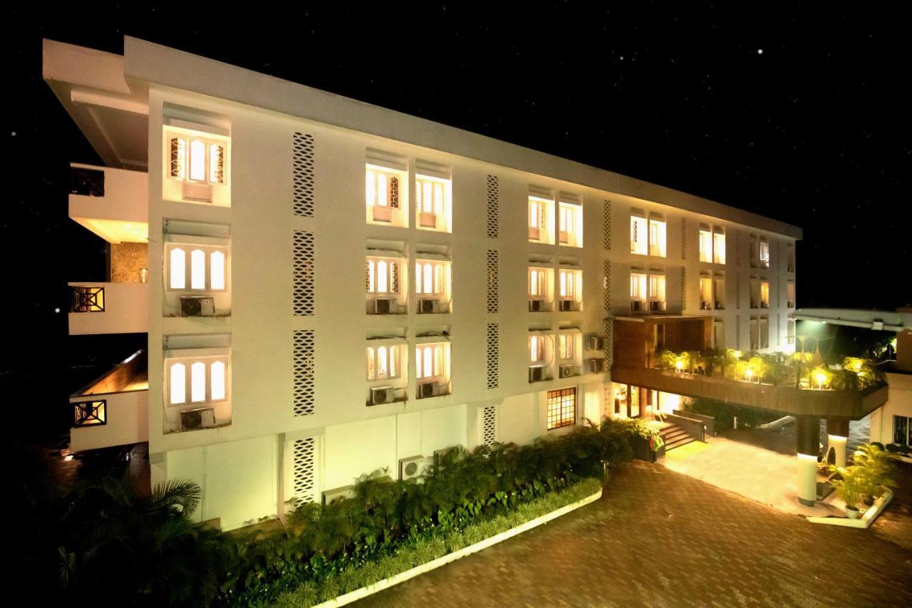 The Cindrella Hotel Siliguri Exterior photo