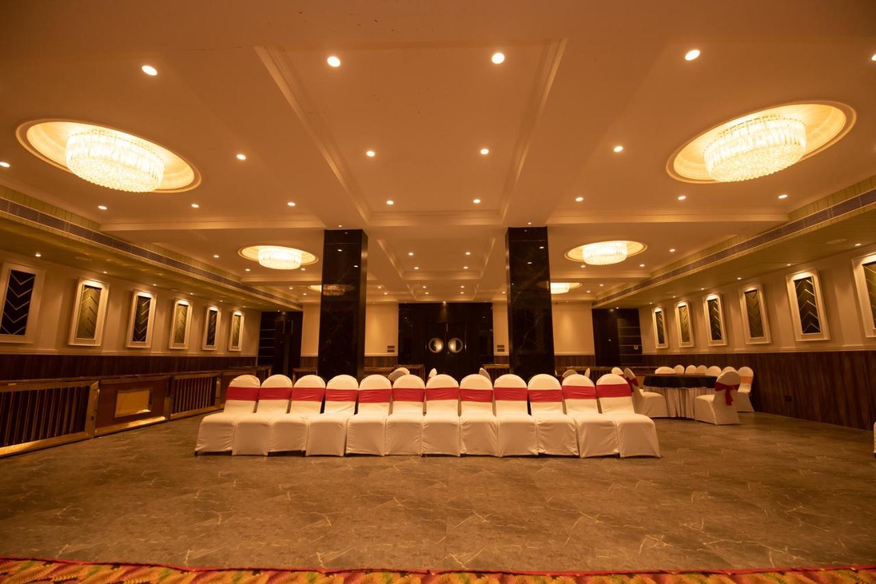 The Cindrella Hotel Siliguri Exterior photo