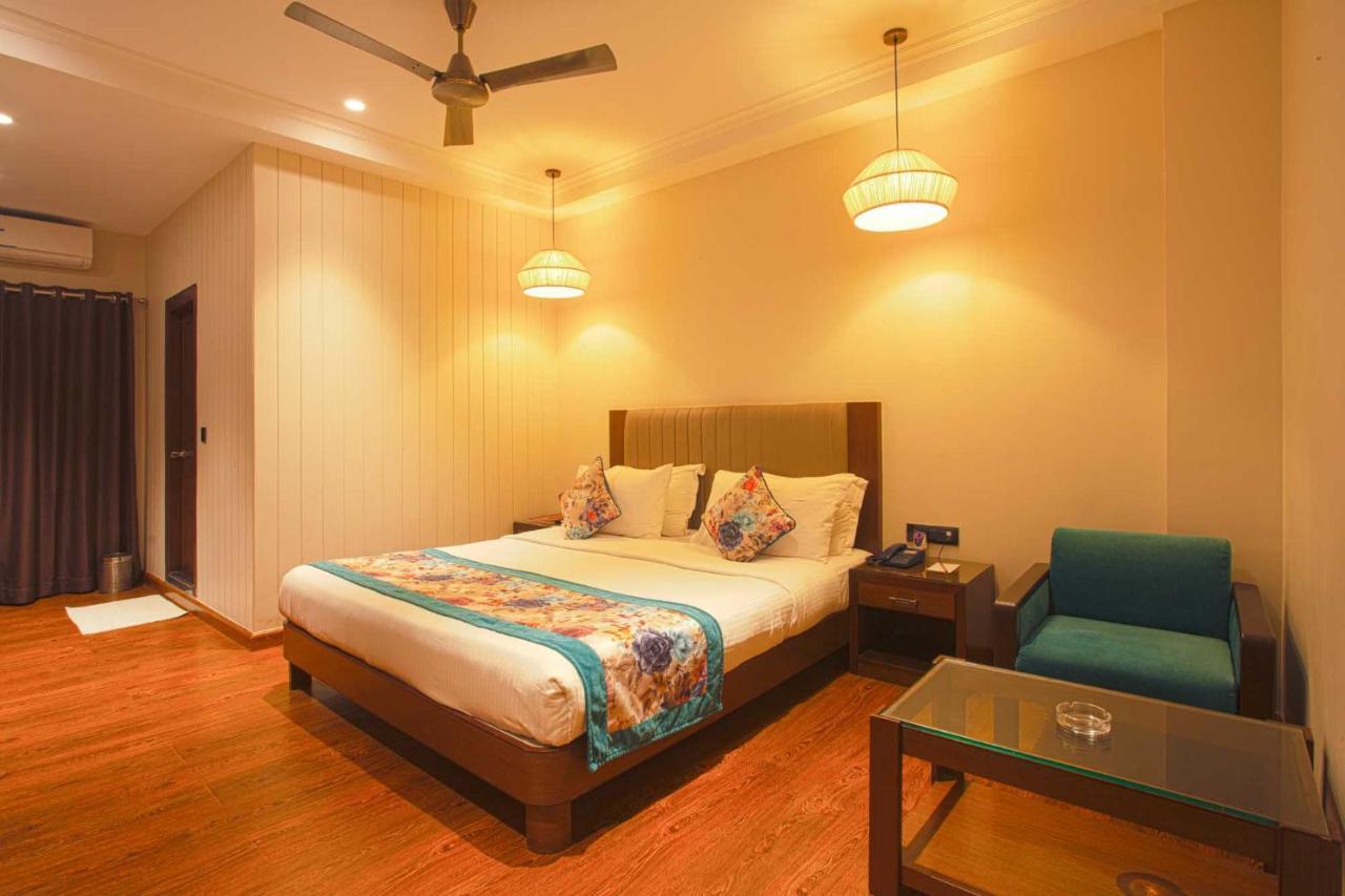 The Cindrella Hotel Siliguri Exterior photo