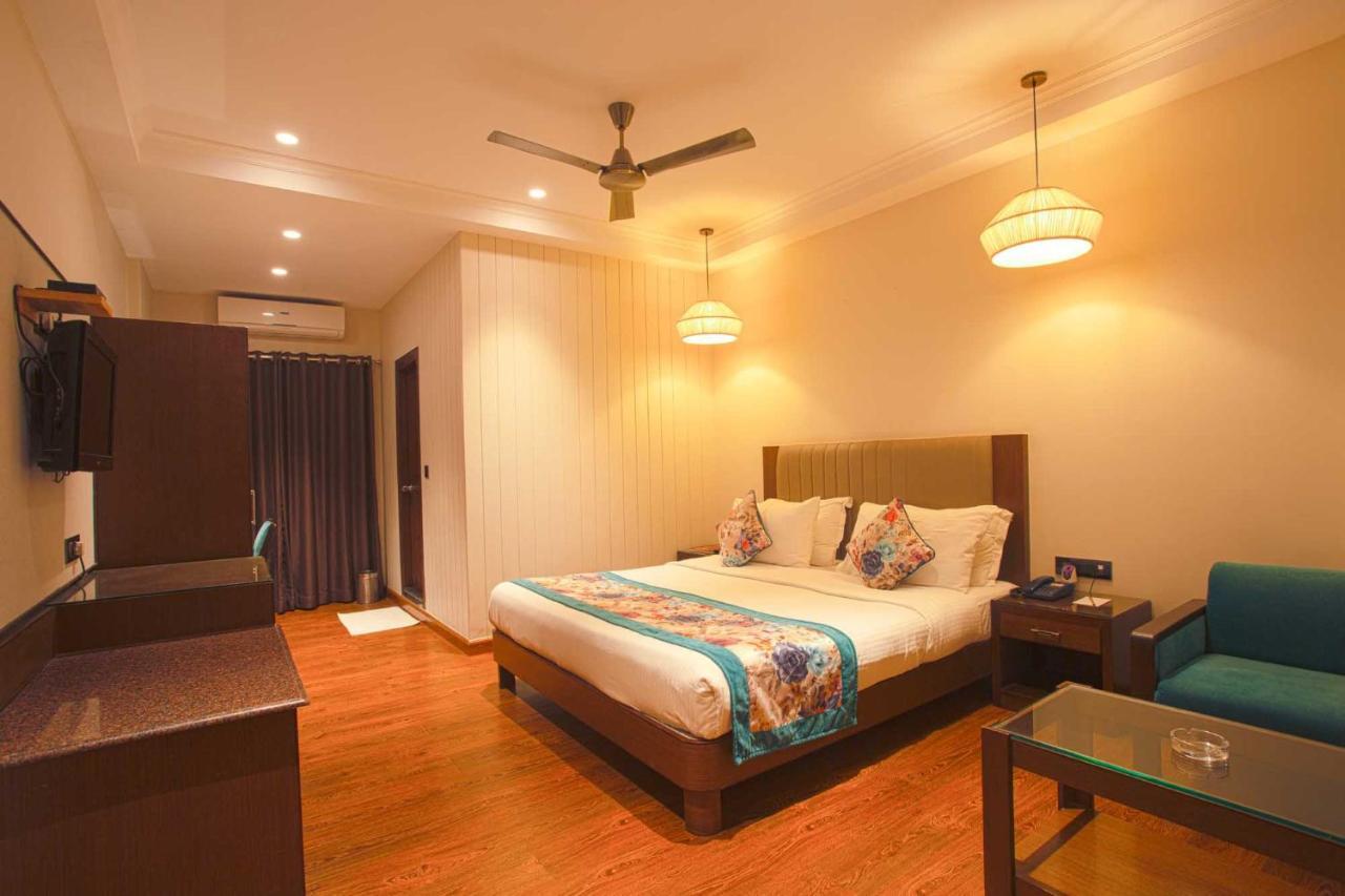 The Cindrella Hotel Siliguri Exterior photo