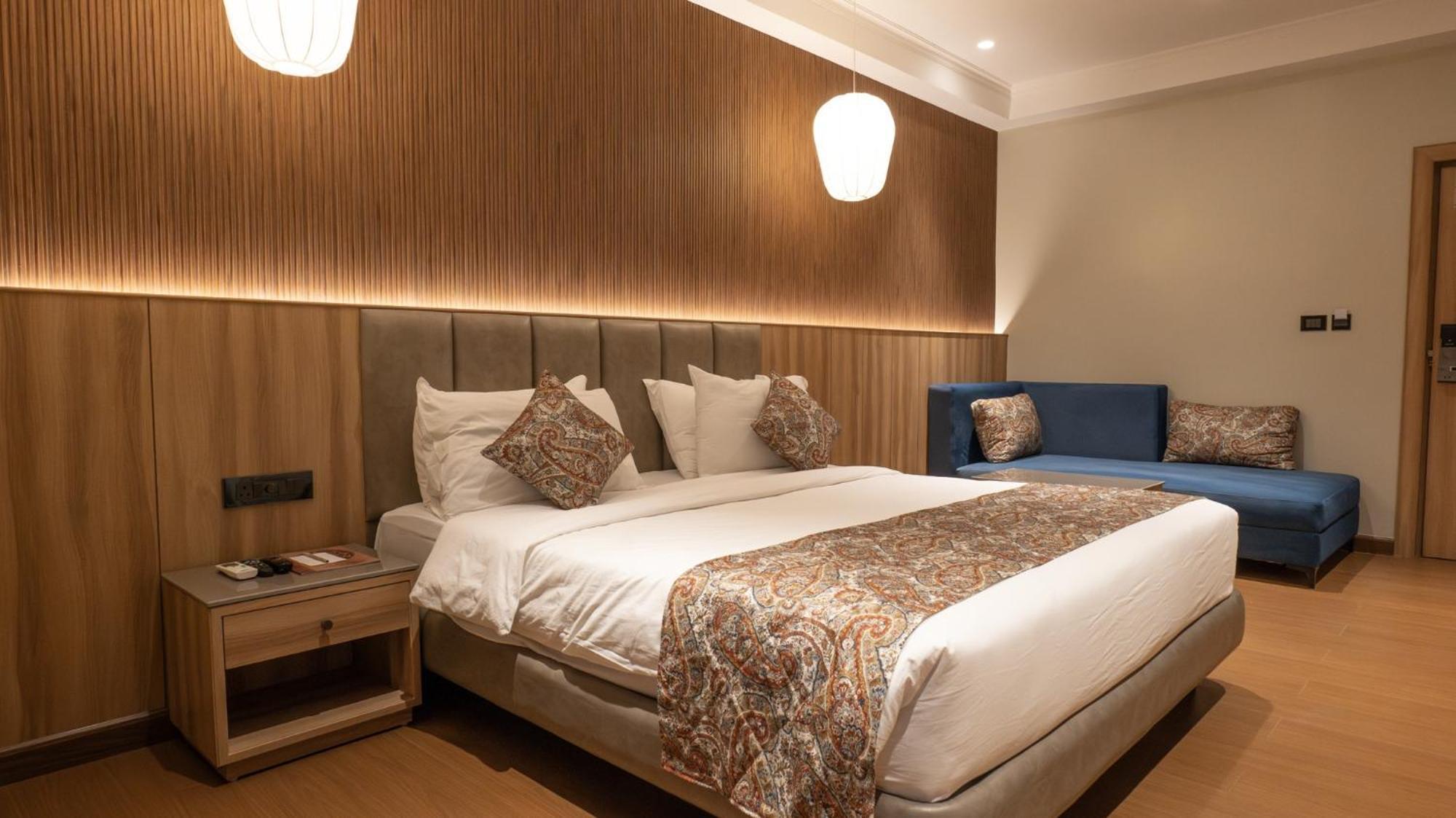 The Cindrella Hotel Siliguri Exterior photo