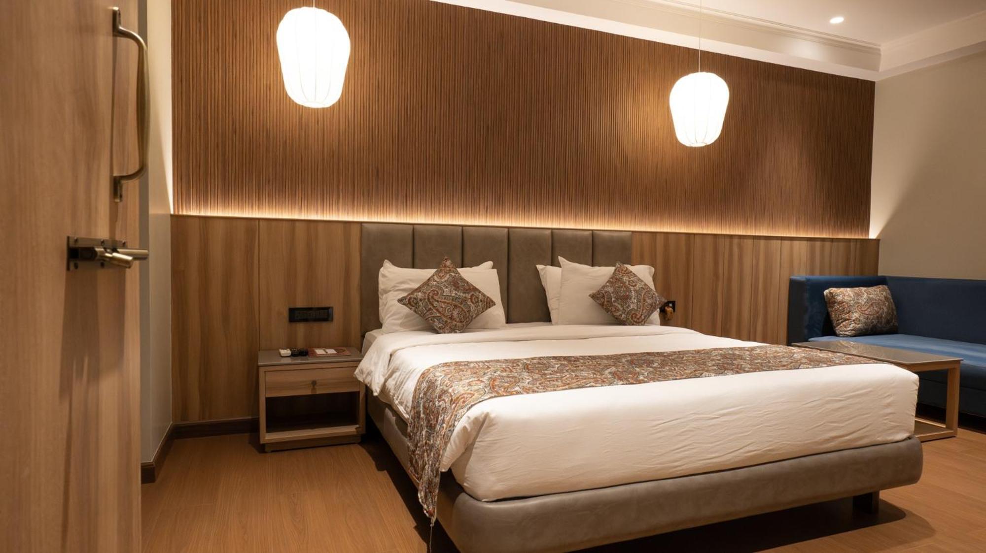 The Cindrella Hotel Siliguri Exterior photo