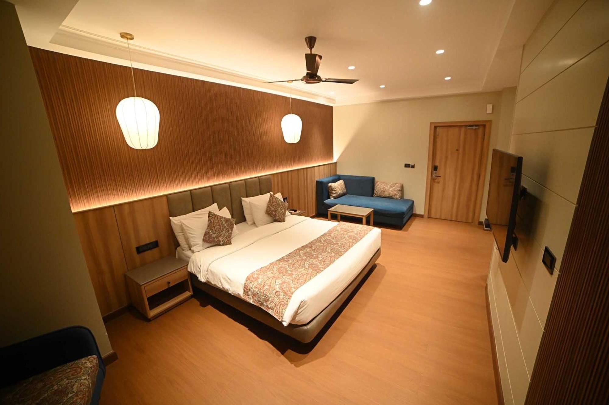The Cindrella Hotel Siliguri Exterior photo