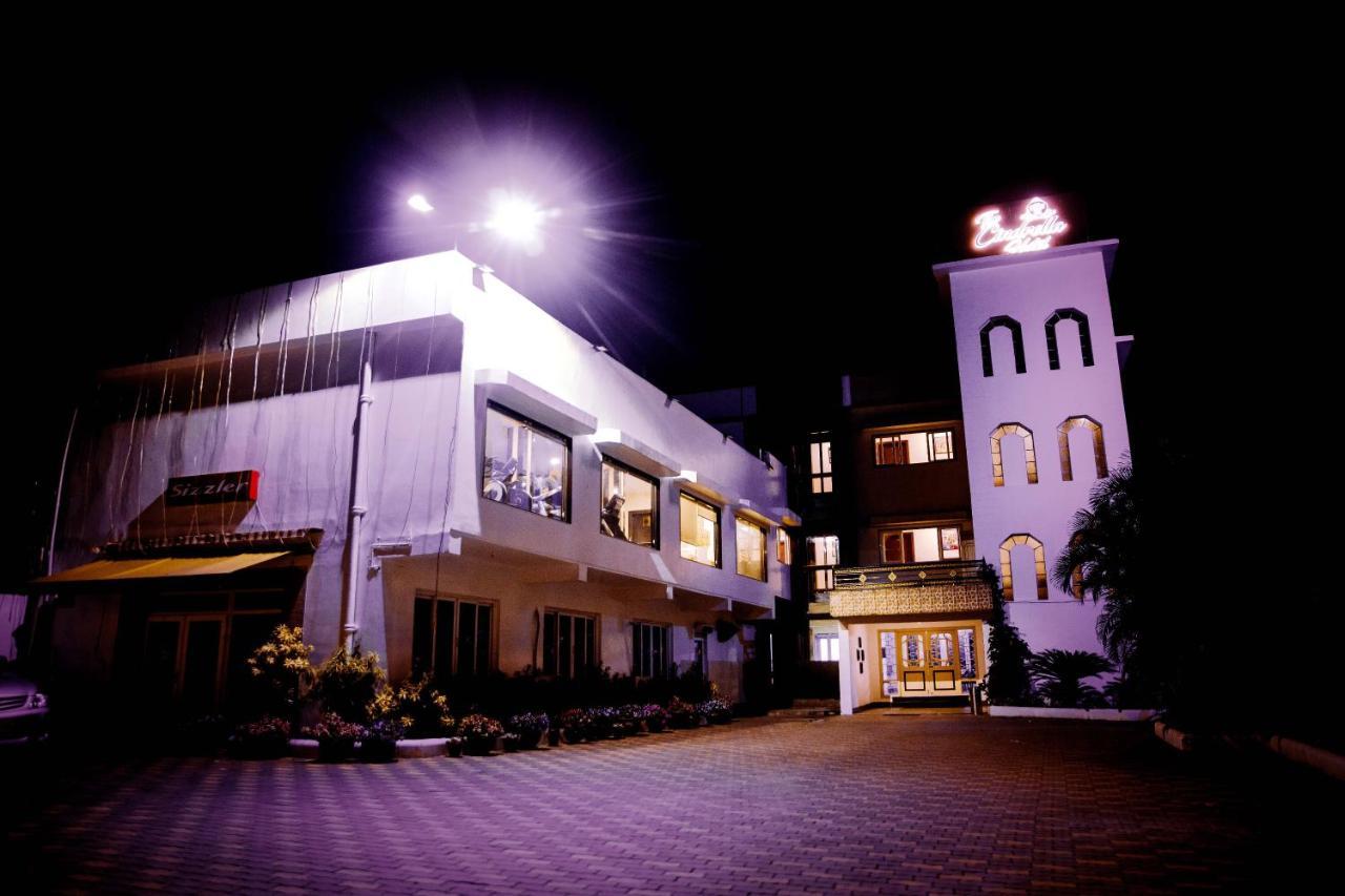The Cindrella Hotel Siliguri Exterior photo